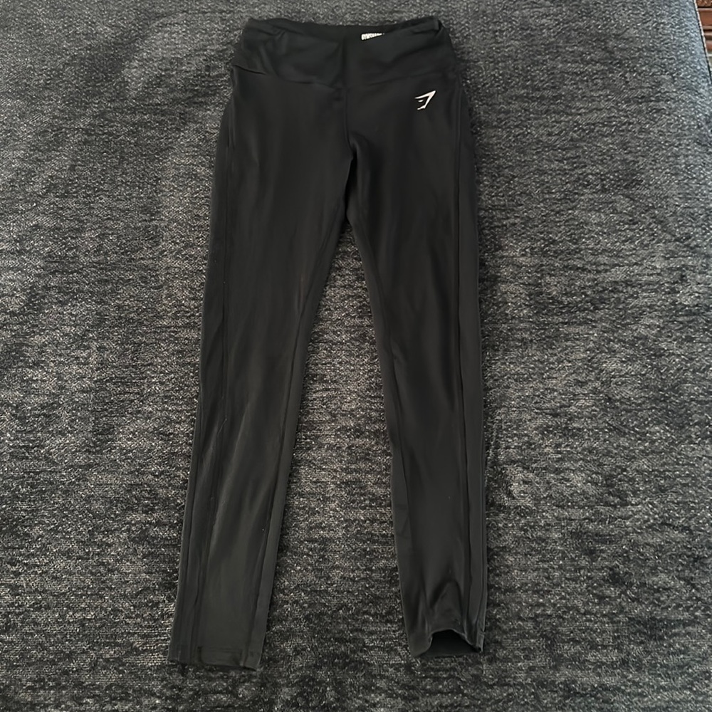 Gym shark leggings